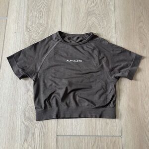 Alphalete Mocha crop